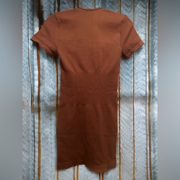NEW Women’s Textured Mini Stretch BodyCon Brown Size M - Picture 6 of 7